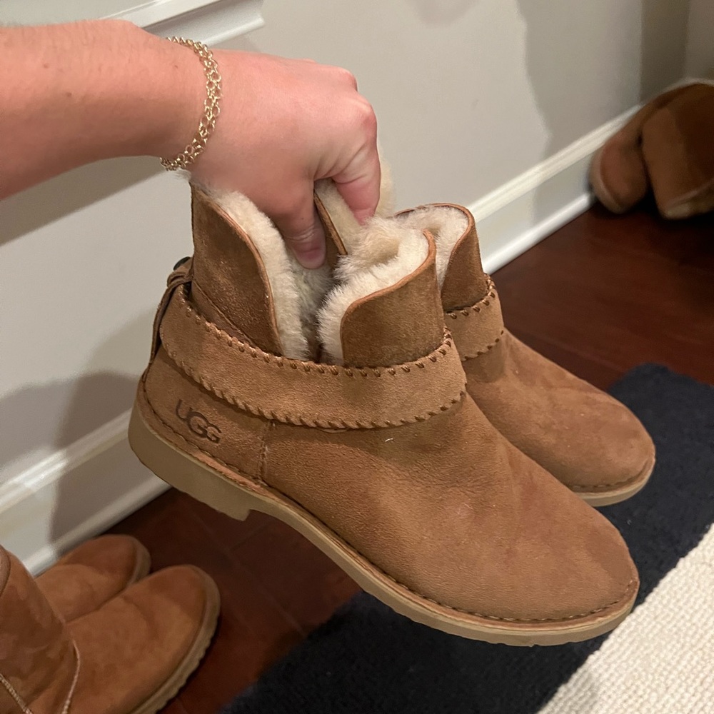 Ultra mini UGG size 7